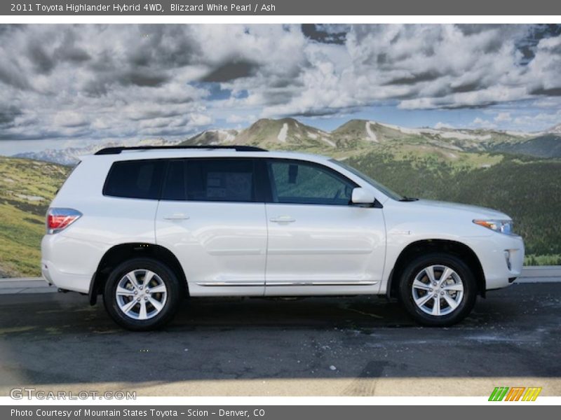 Blizzard White Pearl / Ash 2011 Toyota Highlander Hybrid 4WD