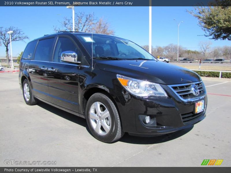 Front 3/4 View of 2010 Routan SEL Premium