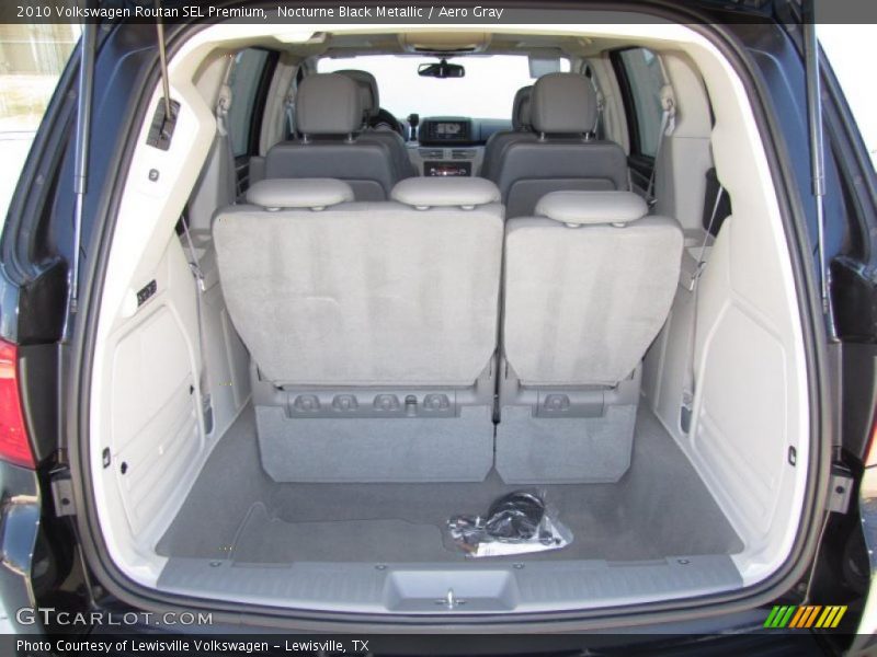  2010 Routan SEL Premium Trunk