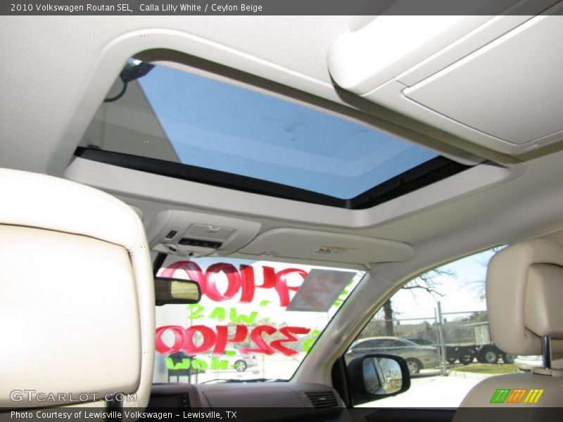 Calla Lilly White / Ceylon Beige 2010 Volkswagen Routan SEL