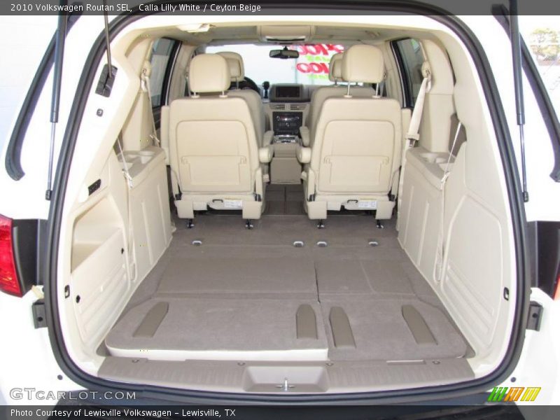  2010 Routan SEL Trunk