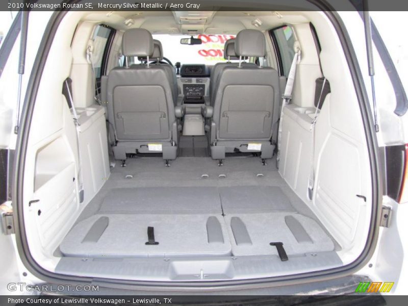 Mercury Silver Metallic / Aero Gray 2010 Volkswagen Routan SE