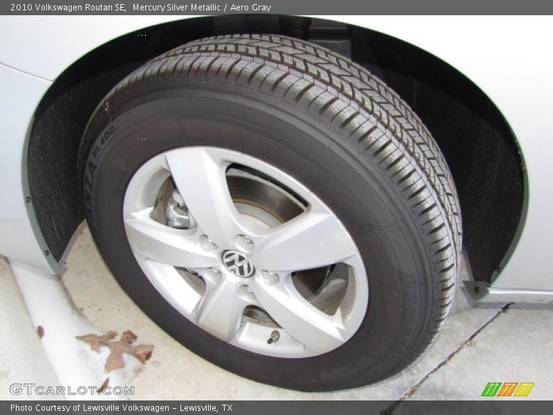 Mercury Silver Metallic / Aero Gray 2010 Volkswagen Routan SE