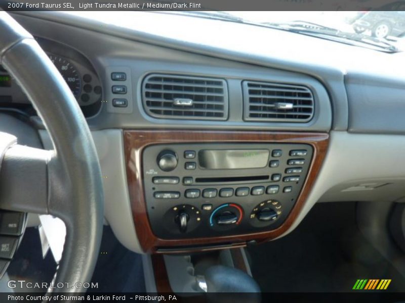Light Tundra Metallic / Medium/Dark Flint 2007 Ford Taurus SEL