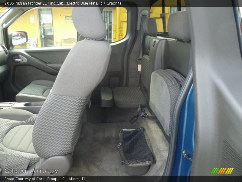  2005 Frontier LE King Cab Graphite Interior