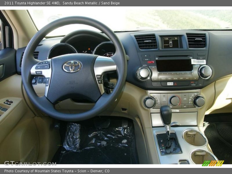 Sandy Beach Metallic / Sand Beige 2011 Toyota Highlander SE 4WD