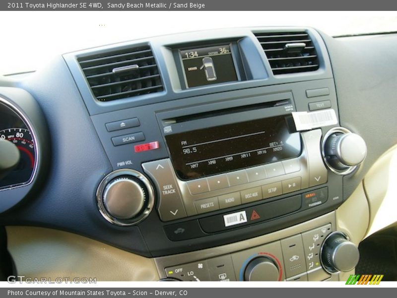 Sandy Beach Metallic / Sand Beige 2011 Toyota Highlander SE 4WD