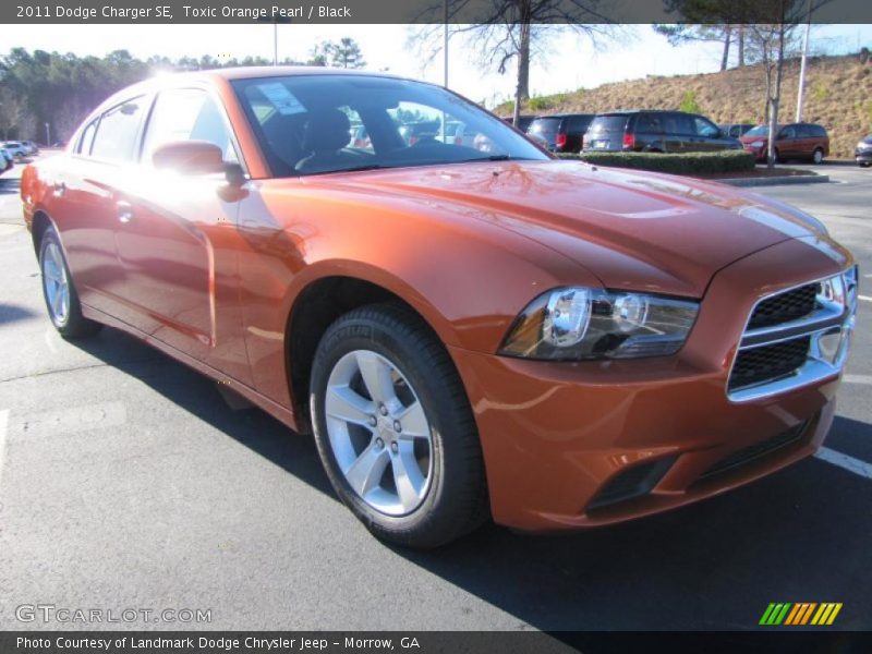 Front 3/4 View of 2011 Charger SE