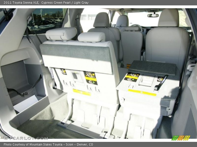Cypress Green Pearl / Light Gray 2011 Toyota Sienna XLE