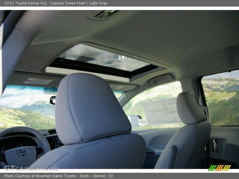 Cypress Green Pearl / Light Gray 2011 Toyota Sienna XLE