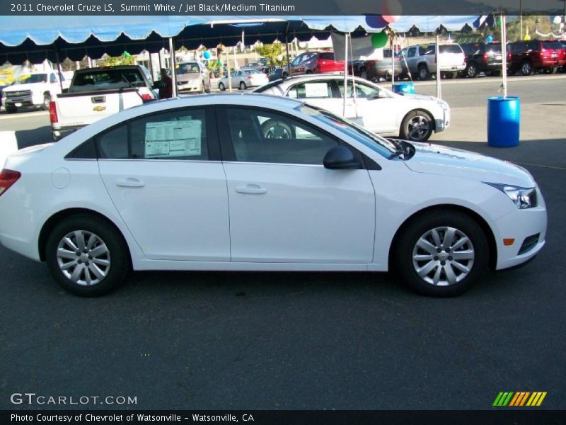 Summit White / Jet Black/Medium Titanium 2011 Chevrolet Cruze LS