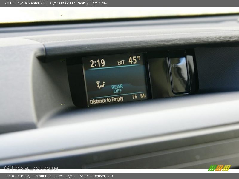 Cypress Green Pearl / Light Gray 2011 Toyota Sienna XLE