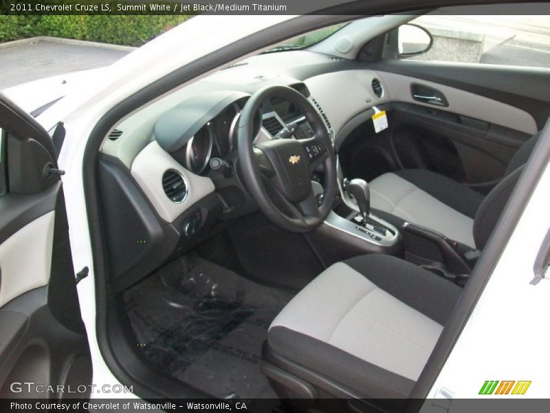 Summit White / Jet Black/Medium Titanium 2011 Chevrolet Cruze LS
