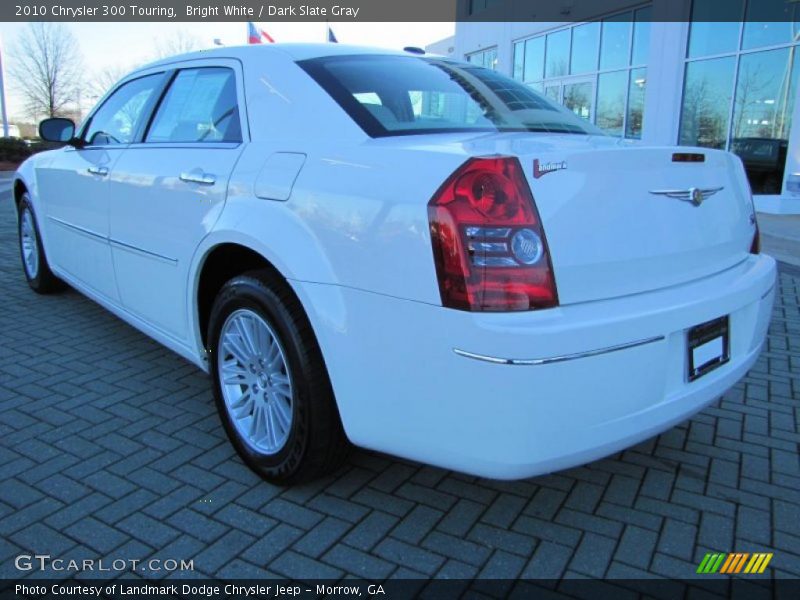 Bright White / Dark Slate Gray 2010 Chrysler 300 Touring