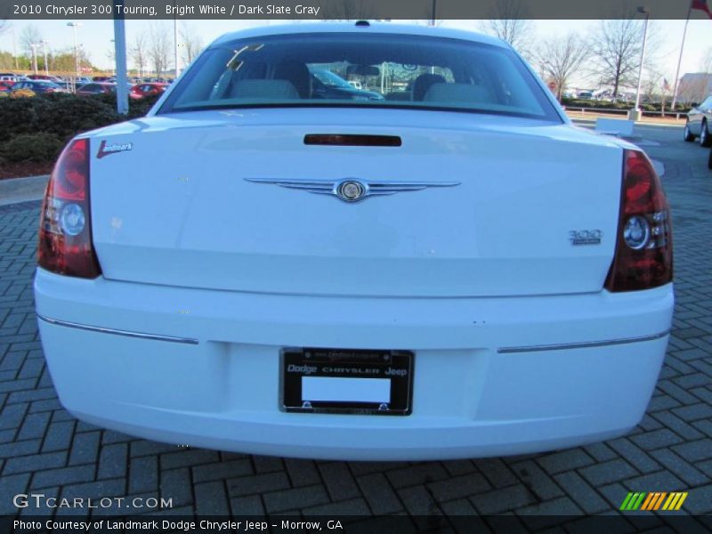 Bright White / Dark Slate Gray 2010 Chrysler 300 Touring