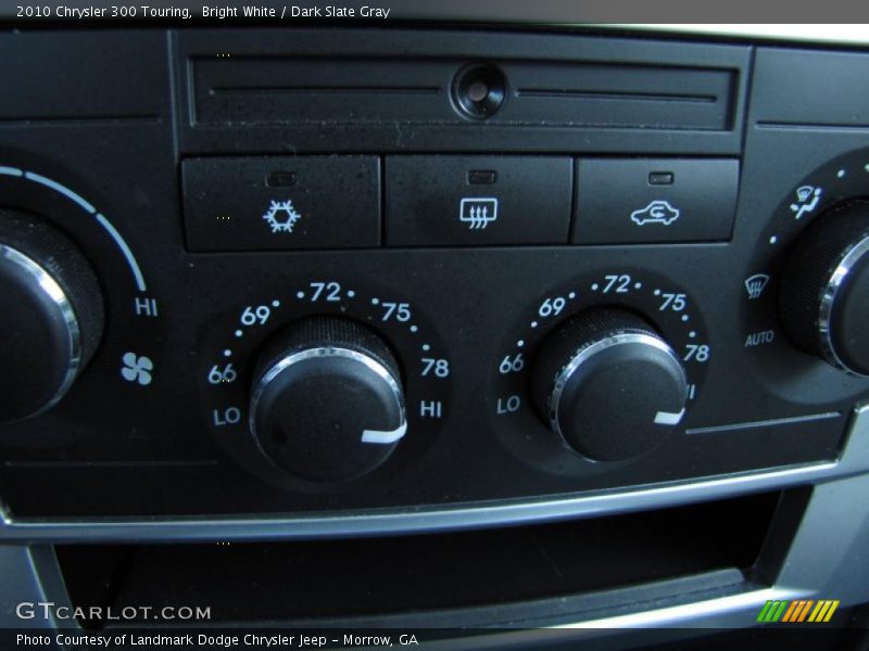 Bright White / Dark Slate Gray 2010 Chrysler 300 Touring