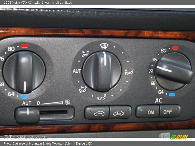Silver Metallic / Black 1998 Volvo V70 XC AWD