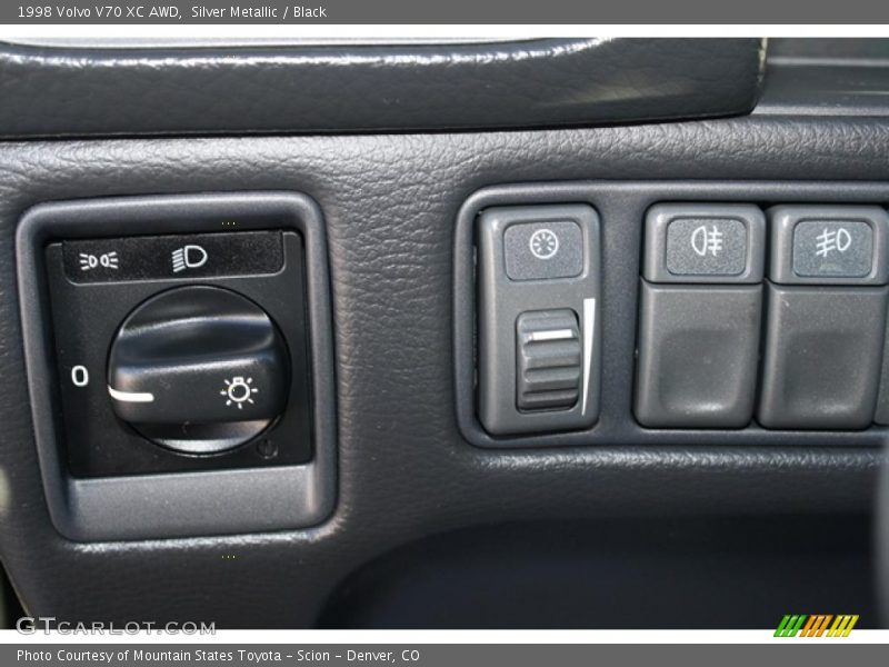 Silver Metallic / Black 1998 Volvo V70 XC AWD