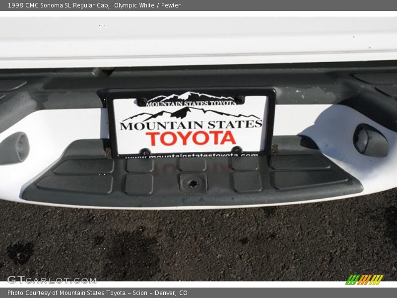 Olympic White / Pewter 1998 GMC Sonoma SL Regular Cab