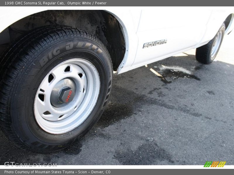 Olympic White / Pewter 1998 GMC Sonoma SL Regular Cab