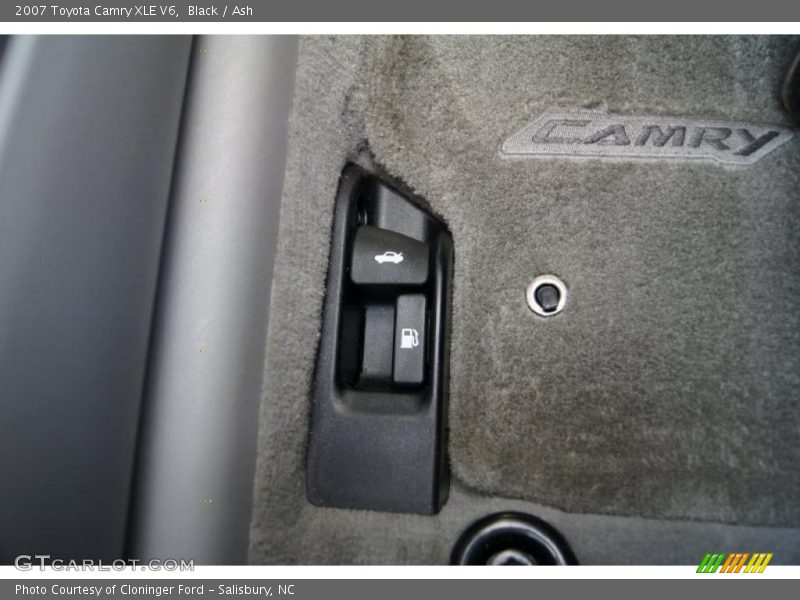 Black / Ash 2007 Toyota Camry XLE V6