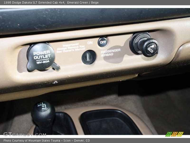 Emerald Green / Beige 1998 Dodge Dakota SLT Extended Cab 4x4