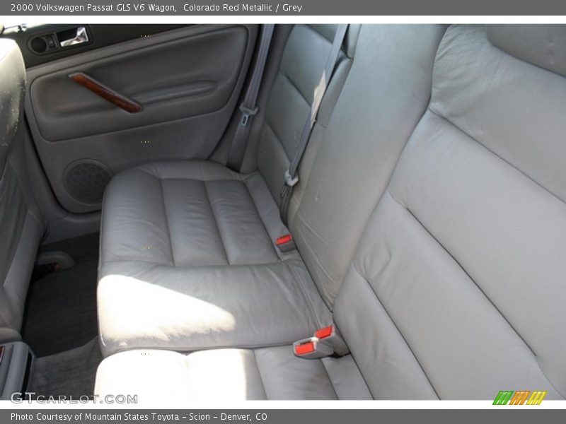 Colorado Red Metallic / Grey 2000 Volkswagen Passat GLS V6 Wagon