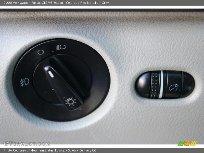 Colorado Red Metallic / Grey 2000 Volkswagen Passat GLS V6 Wagon