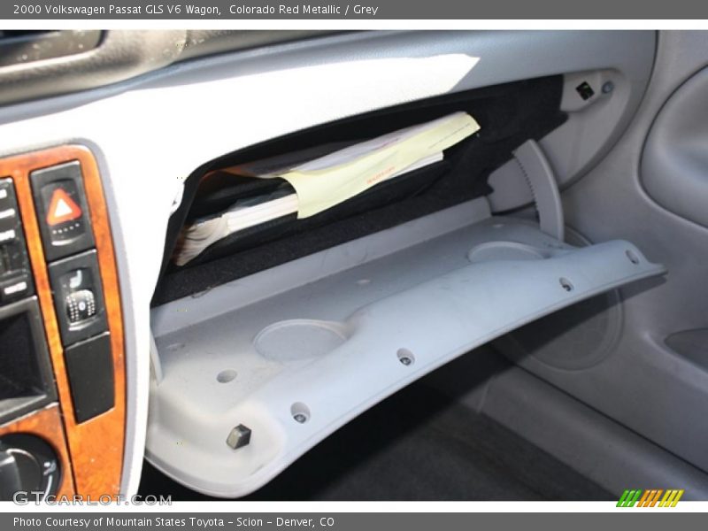 Colorado Red Metallic / Grey 2000 Volkswagen Passat GLS V6 Wagon