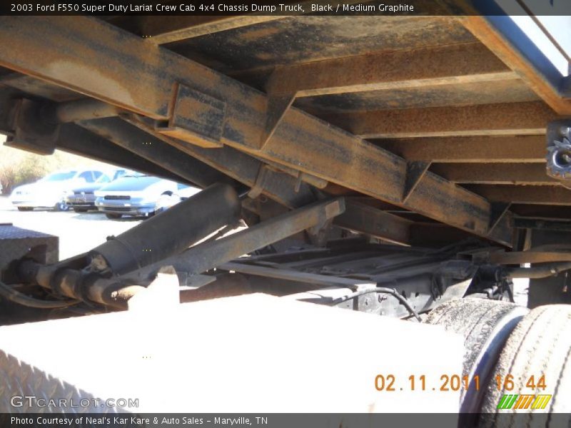 Black / Medium Graphite 2003 Ford F550 Super Duty Lariat Crew Cab 4x4 Chassis Dump Truck