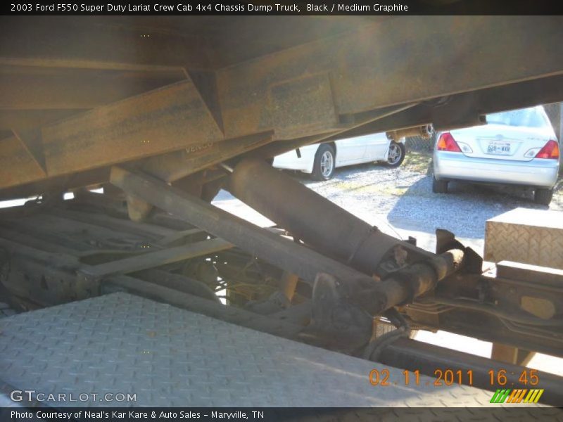 Black / Medium Graphite 2003 Ford F550 Super Duty Lariat Crew Cab 4x4 Chassis Dump Truck
