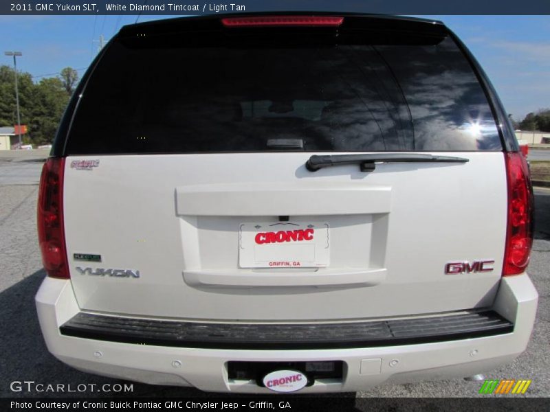 White Diamond Tintcoat / Light Tan 2011 GMC Yukon SLT