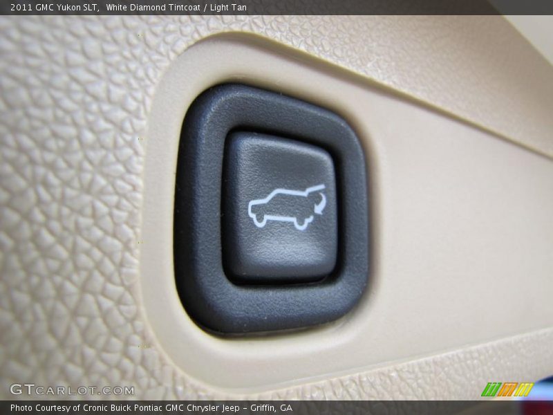 White Diamond Tintcoat / Light Tan 2011 GMC Yukon SLT