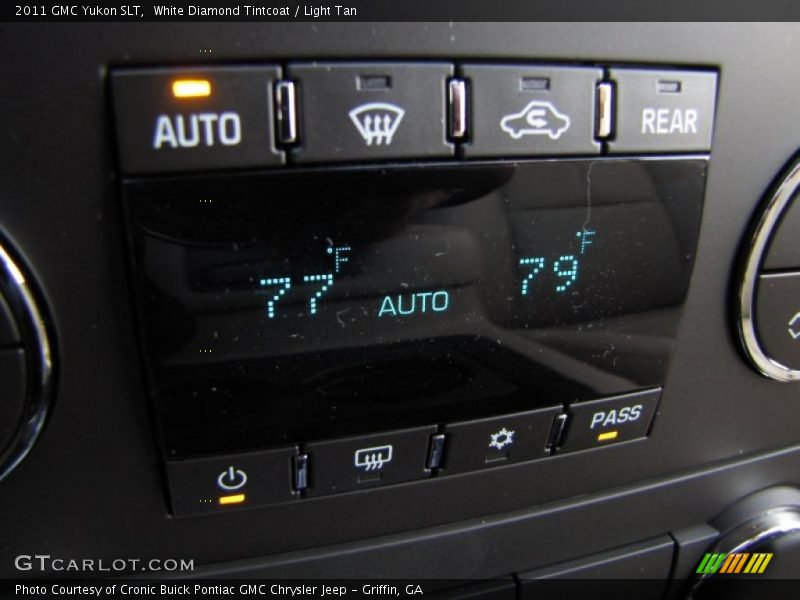 White Diamond Tintcoat / Light Tan 2011 GMC Yukon SLT