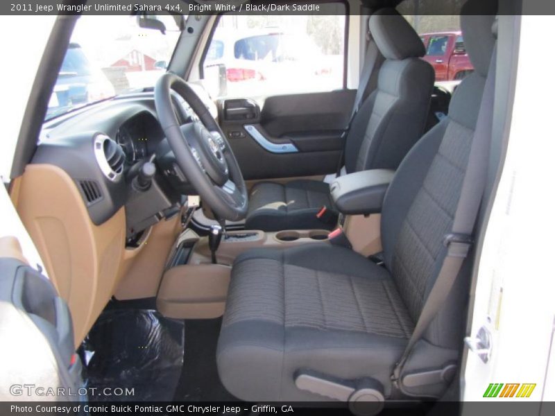Bright White / Black/Dark Saddle 2011 Jeep Wrangler Unlimited Sahara 4x4