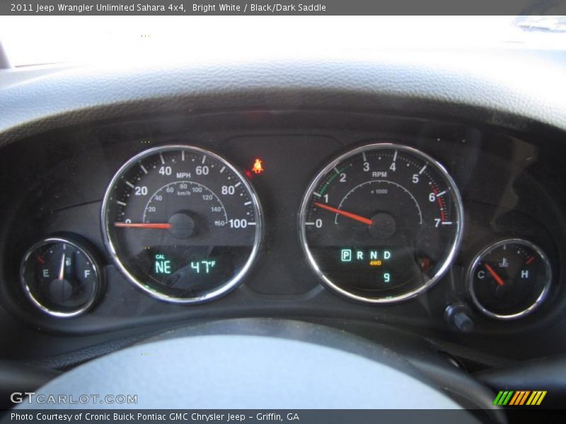 Bright White / Black/Dark Saddle 2011 Jeep Wrangler Unlimited Sahara 4x4