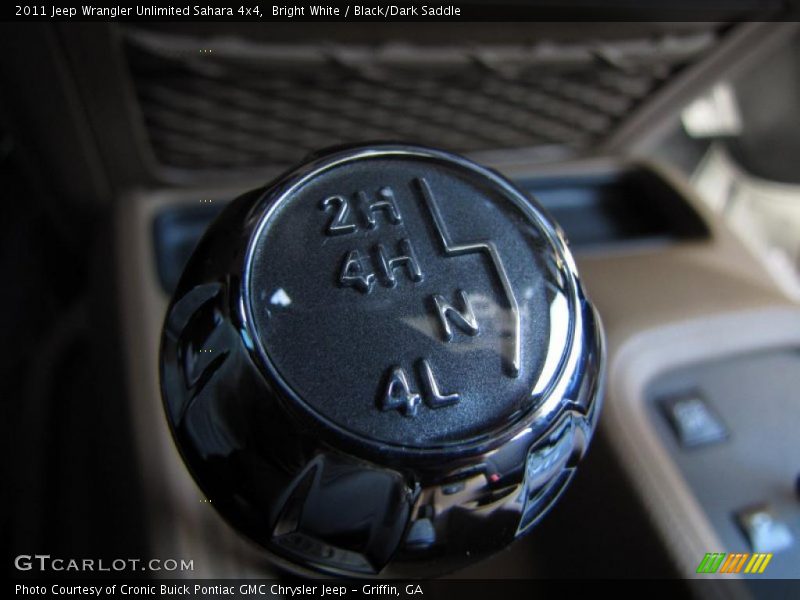 Bright White / Black/Dark Saddle 2011 Jeep Wrangler Unlimited Sahara 4x4