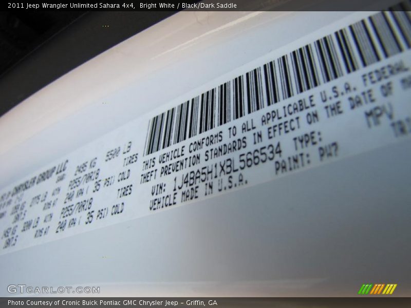 Bright White / Black/Dark Saddle 2011 Jeep Wrangler Unlimited Sahara 4x4