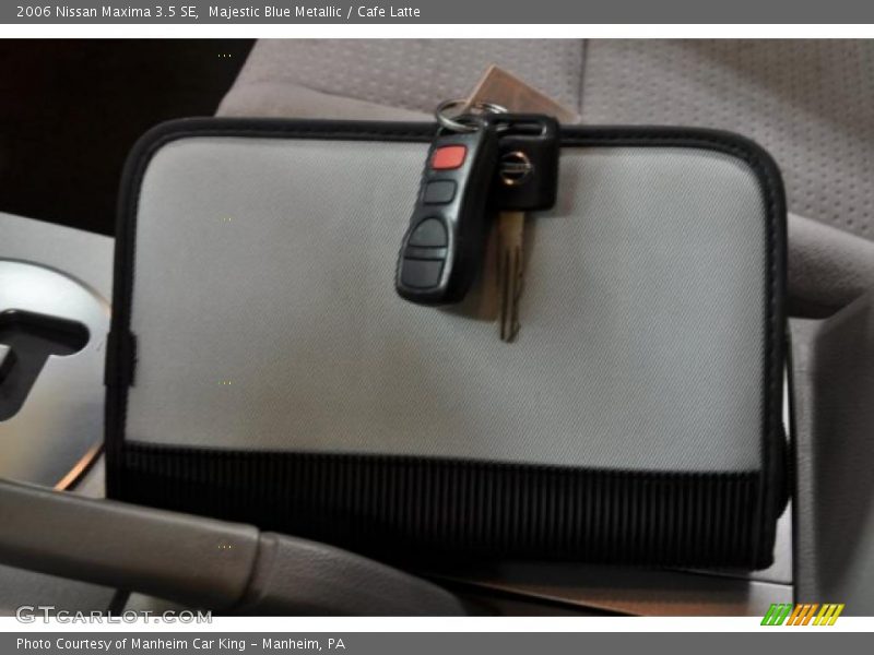 Majestic Blue Metallic / Cafe Latte 2006 Nissan Maxima 3.5 SE