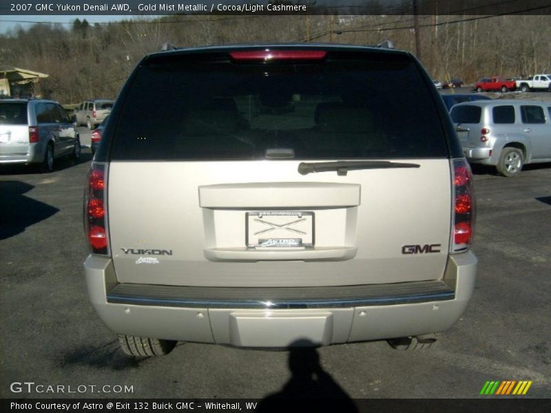 Gold Mist Metallic / Cocoa/Light Cashmere 2007 GMC Yukon Denali AWD