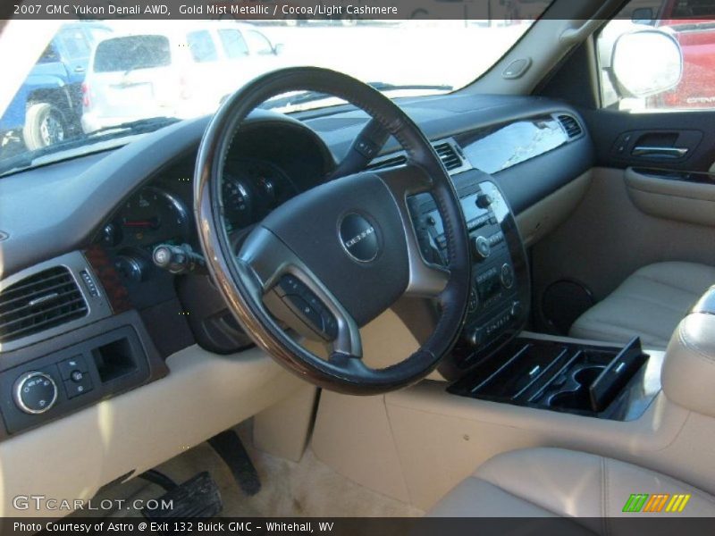 Gold Mist Metallic / Cocoa/Light Cashmere 2007 GMC Yukon Denali AWD