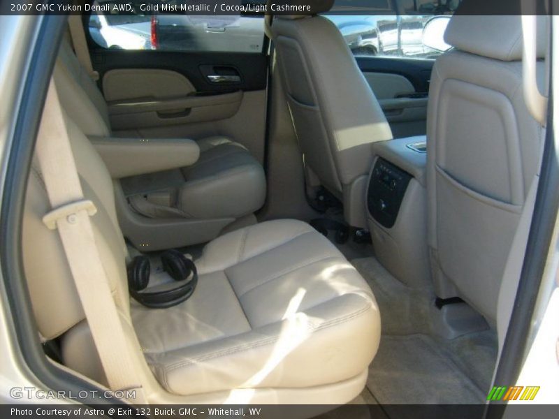 Gold Mist Metallic / Cocoa/Light Cashmere 2007 GMC Yukon Denali AWD