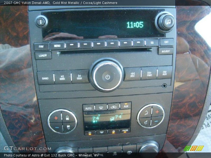 Gold Mist Metallic / Cocoa/Light Cashmere 2007 GMC Yukon Denali AWD