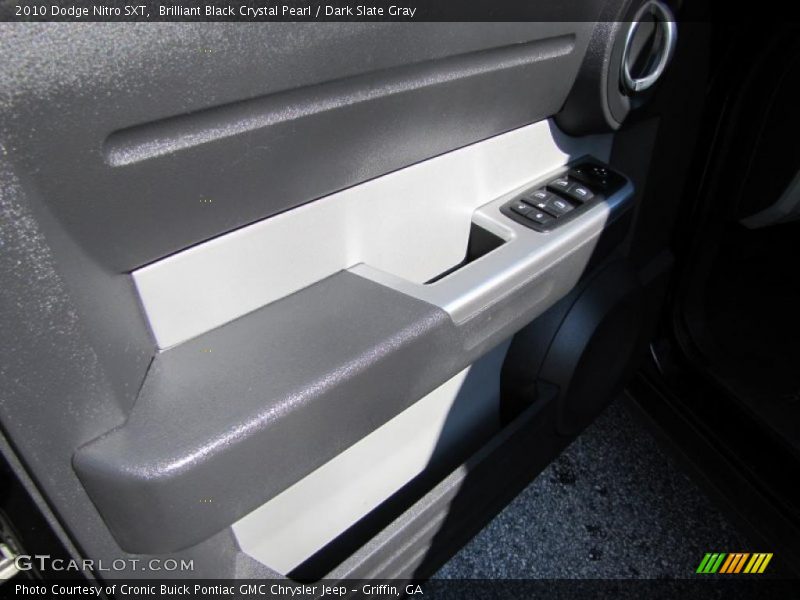 Brilliant Black Crystal Pearl / Dark Slate Gray 2010 Dodge Nitro SXT