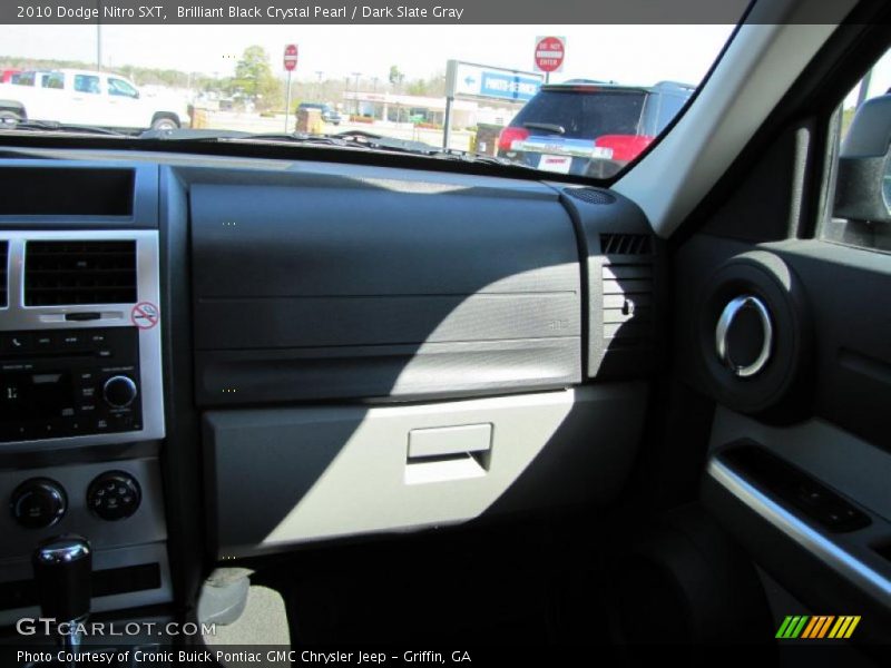 Brilliant Black Crystal Pearl / Dark Slate Gray 2010 Dodge Nitro SXT