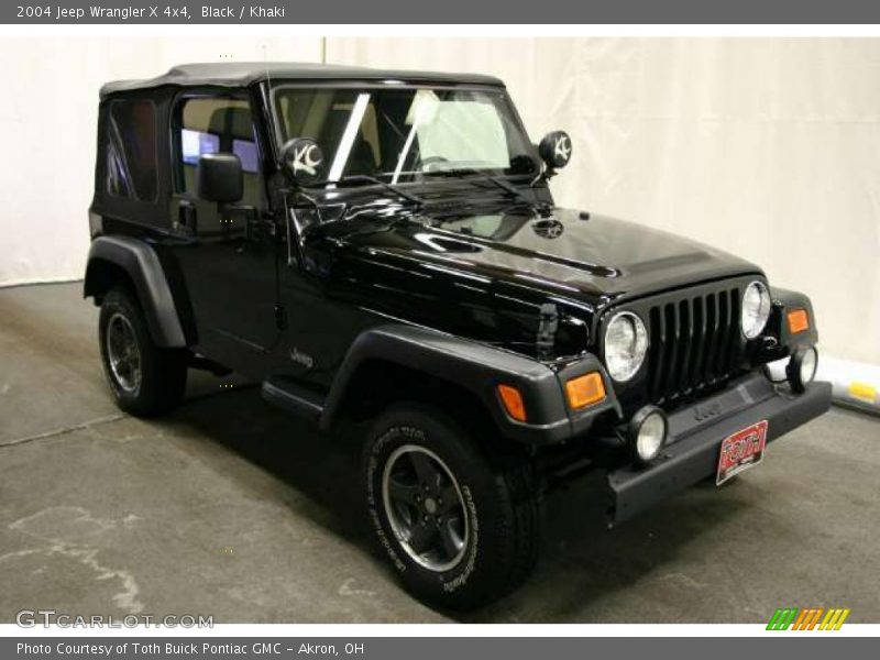 Black / Khaki 2004 Jeep Wrangler X 4x4