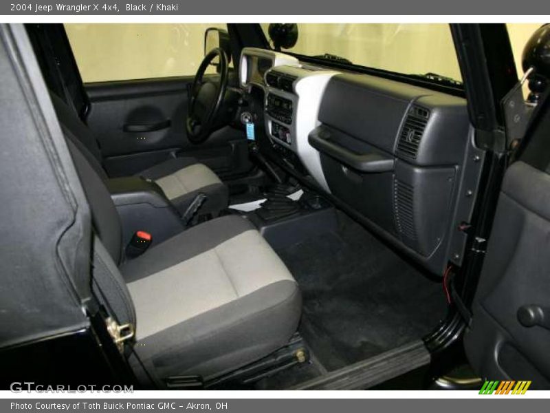 Black / Khaki 2004 Jeep Wrangler X 4x4