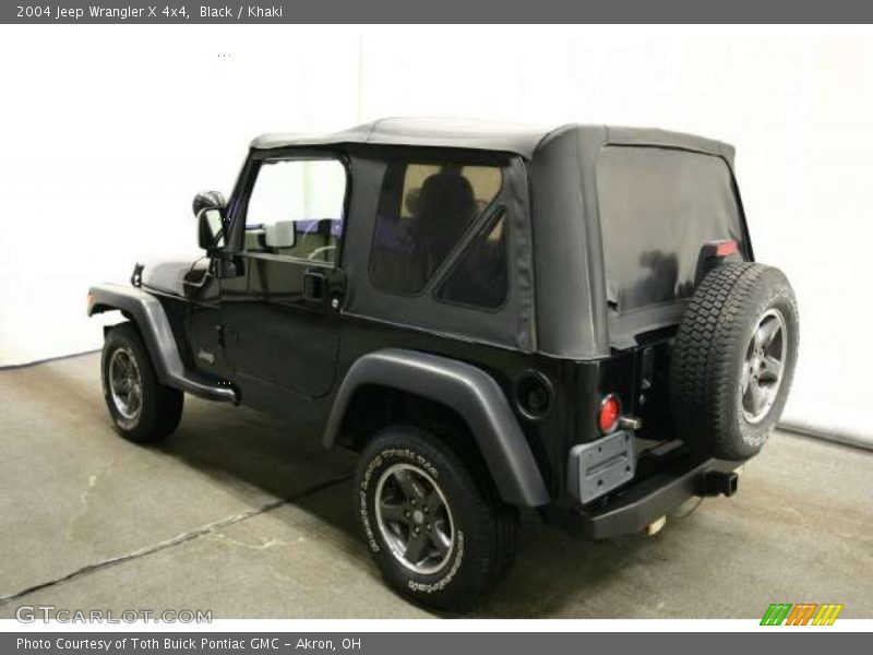 Black / Khaki 2004 Jeep Wrangler X 4x4