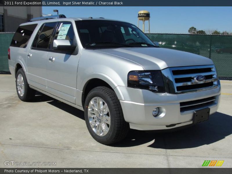 Front 3/4 View of 2011 Expedition EL Limited