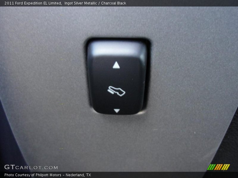 Ingot Silver Metallic / Charcoal Black 2011 Ford Expedition EL Limited